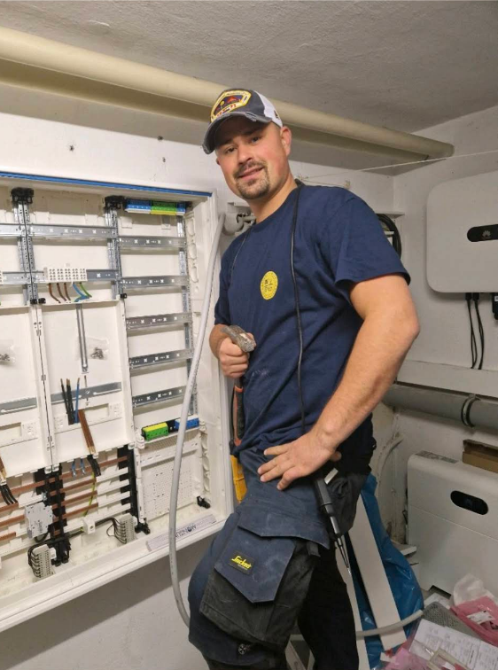Über uns – Ampere Electric